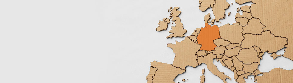 Europakarte aus Paketkarton.